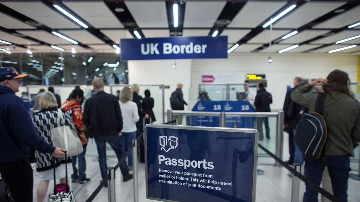 UK Airport E-Gates to Open for Children Aged Eight and Nine This Summer