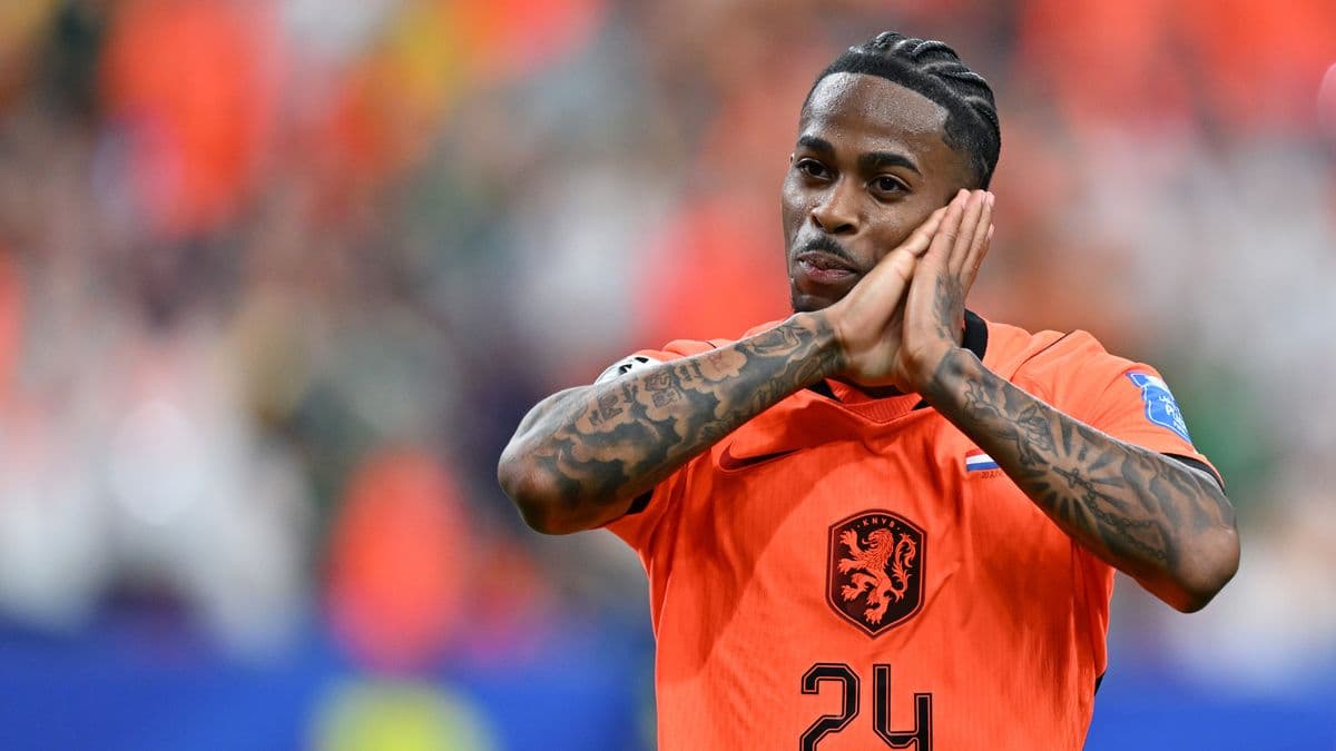 Manchester United pivot transfer focus after missing out on key midfield targets